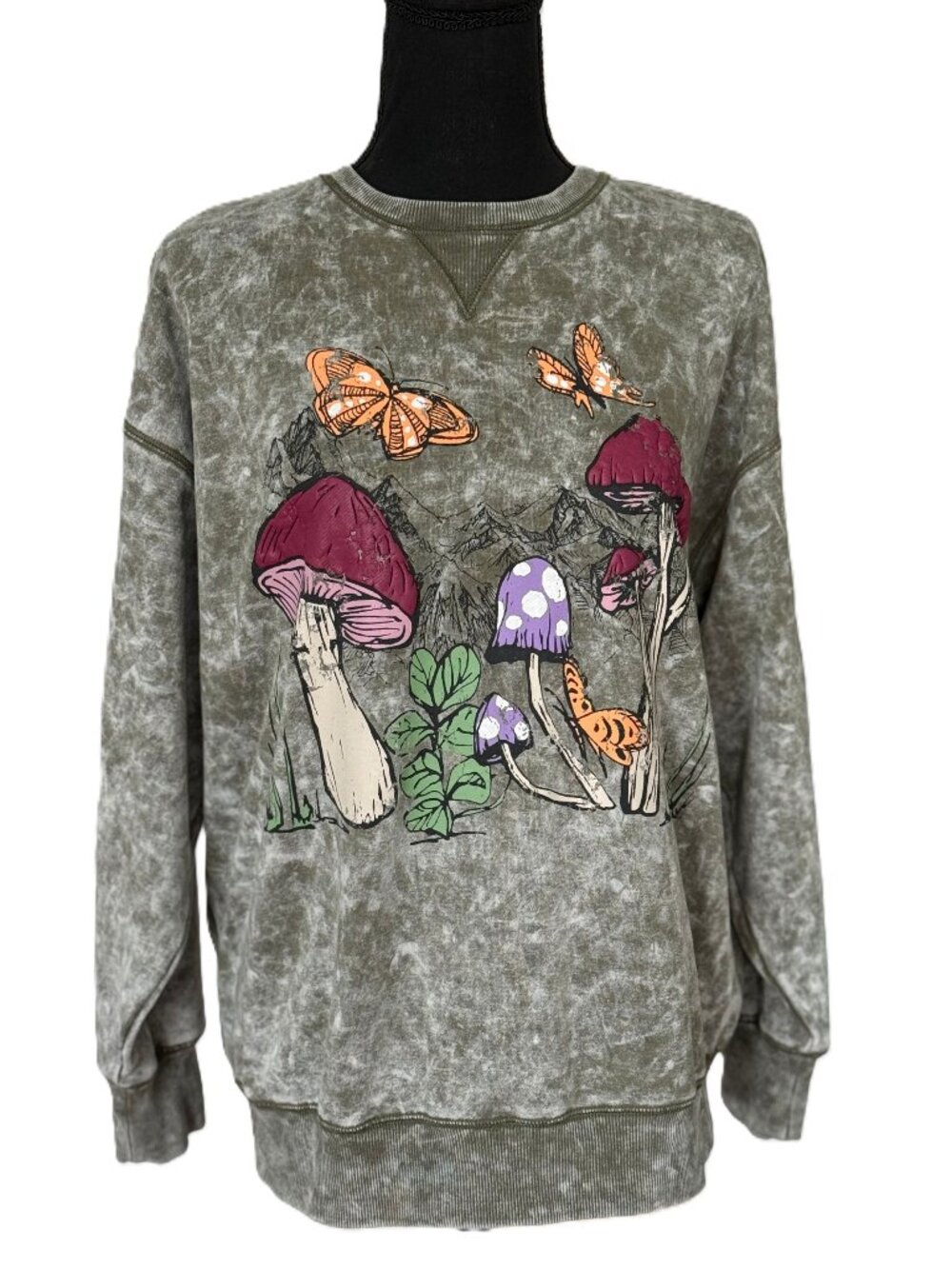 No Boundaries | Olive Tie-Dye Graphic Print Sweatshirt | Small